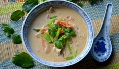 Zupa laotańska z kurczakiem